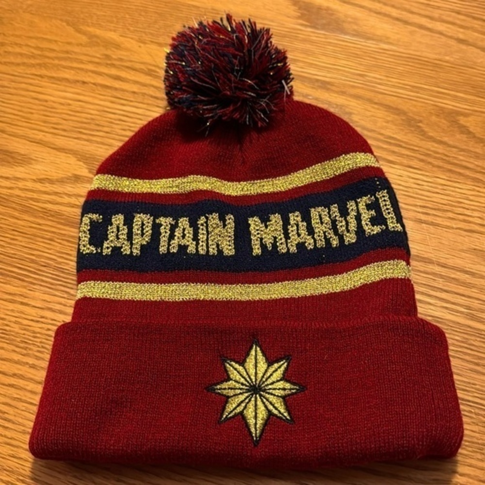 Captain Marvel Winter Pom Hat Ski Cap Beanie Red Gold